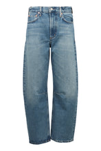 Load image into Gallery viewer, Miro wide-leg jeans
