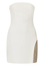 Load image into Gallery viewer, White dress with heart-shaped neckline elegant
