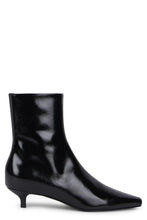 Load image into Gallery viewer, Ankle boot in patent leather
