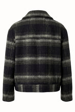 Load image into Gallery viewer, Checkered cape with decorative fringes
