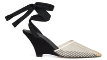 Load image into Gallery viewer, Elegant shoes with heel and decorative ribbon
