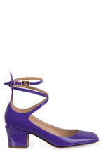 Load image into Gallery viewer, Valentino Garavani - Patent leather pumps
