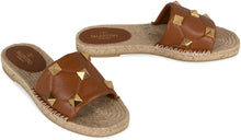 Load image into Gallery viewer, Valentino Garavani - Leather slides

