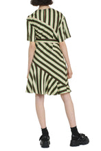 Load image into Gallery viewer, Printed mini dress
