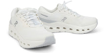 Load image into Gallery viewer, Sneakers low-top Cloudrunner 3
