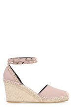 Load image into Gallery viewer, Valentino Garavani - Rockstud leather wedges
