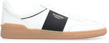 Load image into Gallery viewer, Upvillage leather low-top sneakers
