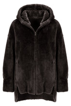 Load image into Gallery viewer, Reversible shearling coat
