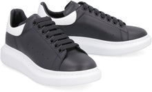 Load image into Gallery viewer, Larry leather sneakers

