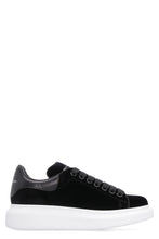 Load image into Gallery viewer, Larry velvet sneakers
