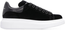 Load image into Gallery viewer, Larry velvet sneakers
