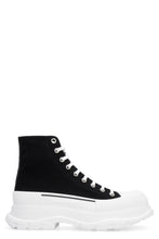 Load image into Gallery viewer, Tread Slick ankle boots

