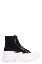 Load image into Gallery viewer, Tread Slick lace-up ankle boots
