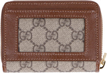 Load image into Gallery viewer, Gucci Horsebit 1955 GG Supreme fabric card holder
