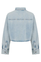 Load image into Gallery viewer, Crop shirt in denim
