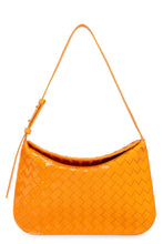 Load image into Gallery viewer, Flap leather shoulder bag
