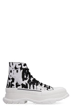 Load image into Gallery viewer, Tread Slick lace-up ankle boots
