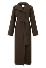 Load image into Gallery viewer, Wool coat with belt

