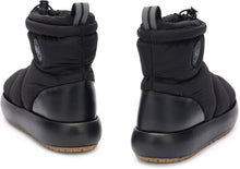 Load image into Gallery viewer, Padded boot Pender
