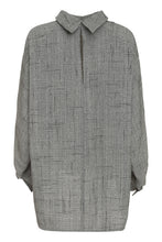 Load image into Gallery viewer, Crêpe shirt
