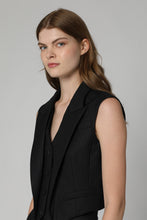 Load image into Gallery viewer, Wool single-breast waistcoat
