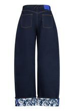Load image into Gallery viewer, Wide-leg jeans
