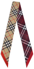 Load image into Gallery viewer, Scarf with tartan pattern
