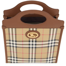 Load image into Gallery viewer, Pocket tartan bag
