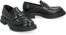 Load image into Gallery viewer, Black leather loafers
