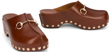 Load image into Gallery viewer, Leather clogs with buckle
