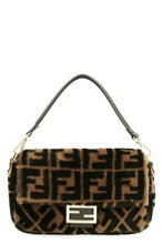 Load image into Gallery viewer, Baguette sheepskin bag
