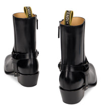 Load image into Gallery viewer, Pointed boot with buckle
