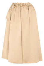 Load image into Gallery viewer, Sleeveless silk blouse
