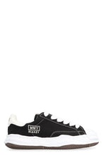 Load image into Gallery viewer, Blakey canvas low-top sneakers
