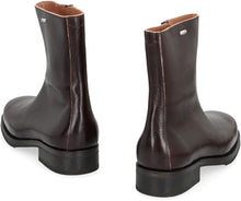 Load image into Gallery viewer, Boots Truck in leather
