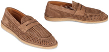 Load image into Gallery viewer, Suede loafers
