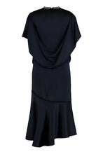 Load image into Gallery viewer, Midi dress in green satin
