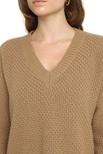 Load image into Gallery viewer, Alfeo oversize virgin wool sweater
