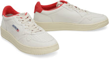 Load image into Gallery viewer, Medalist low-top sneakers
