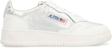 Load image into Gallery viewer, Medalist Low-top sneakers
