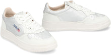 Load image into Gallery viewer, Medalist Low-top sneakers
