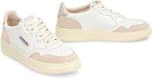 Load image into Gallery viewer, Medalist low-top sneakers
