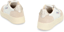 Load image into Gallery viewer, Medalist low-top sneakers
