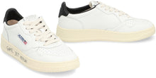 Load image into Gallery viewer, Medalist low-top sneakers
