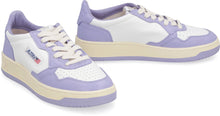 Load image into Gallery viewer, Medalist low-top sneakers
