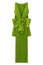 Load image into Gallery viewer, Mini dress in satin with bow
