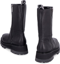 Load image into Gallery viewer, Bayu Flat leather boots
