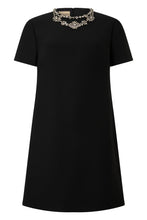 Load image into Gallery viewer, Short dress in crepe
