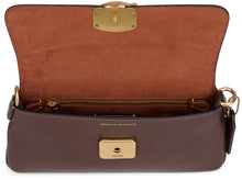 Load image into Gallery viewer, Jet shoulder bag in leather
