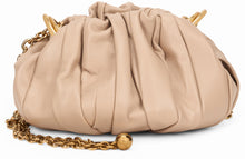 Load image into Gallery viewer, Pleated shoulder bag in leather with chain
